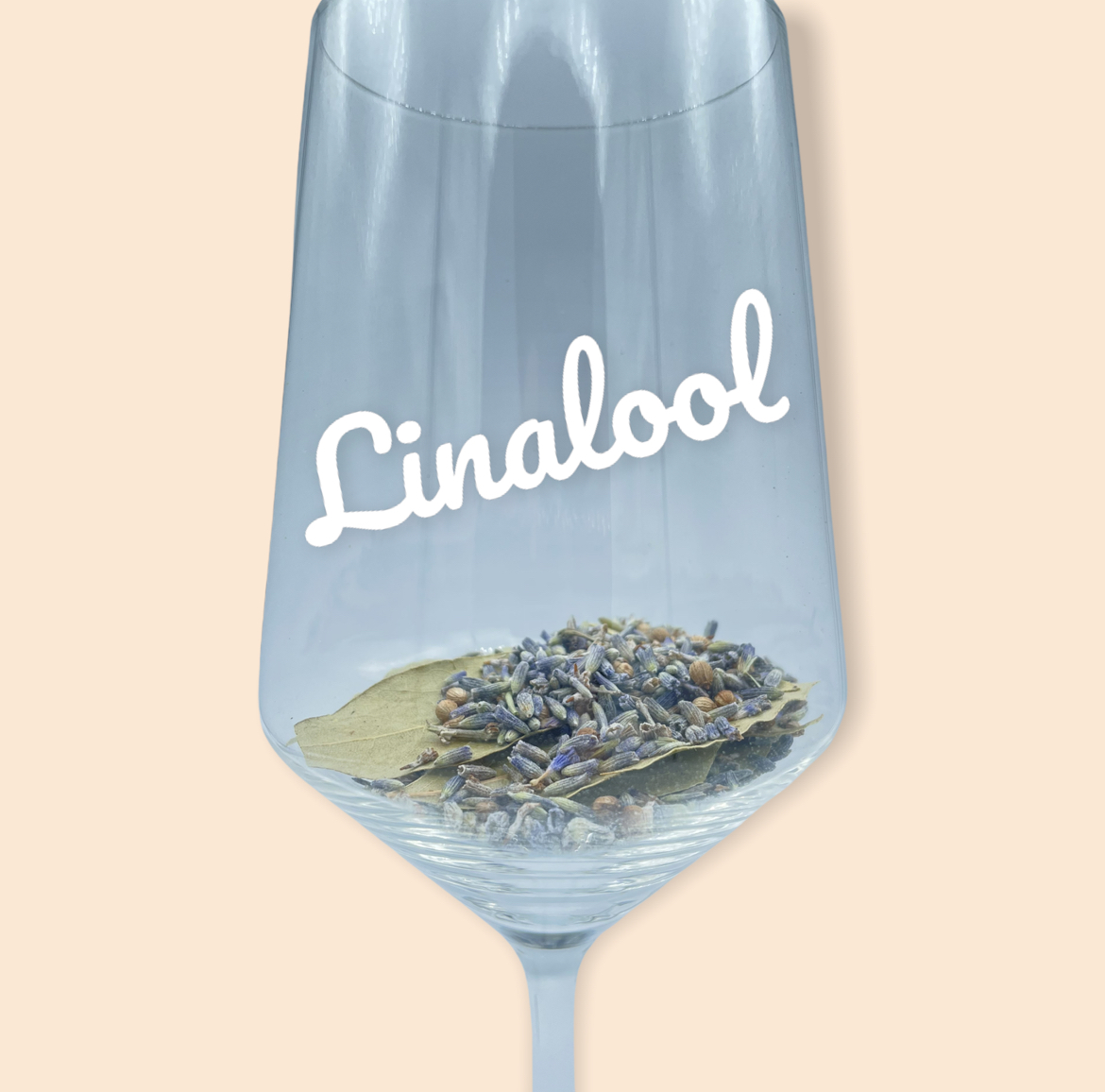 Linalool - floral, spicy or woody aroma